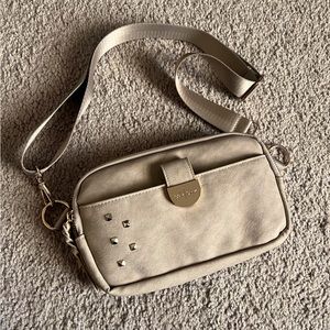 Rad Rev sling wallet in Sand